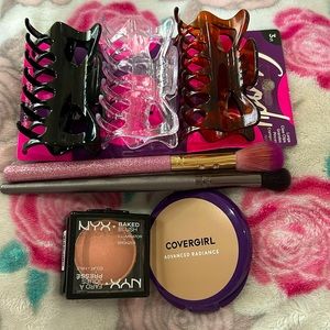 ♥️ Beauty bundle w/ hair clips ♥️ - NWOT!